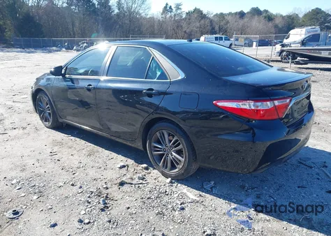 2015 Toyota Camry Se z USA, uszkodzony, nr VIN 4T1BF1FK8FU055055